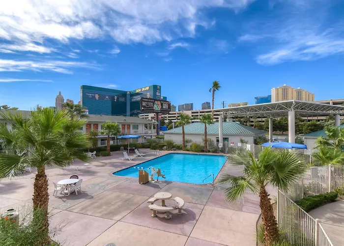 Tropicana Stays By Townhouse