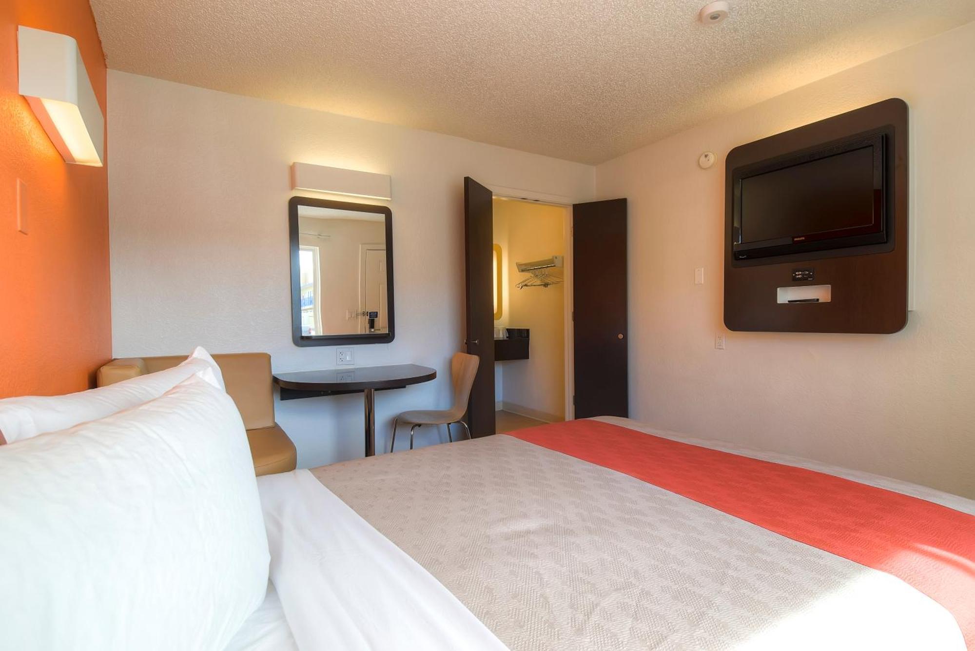 Tropicana Stays By Townhouse 2*