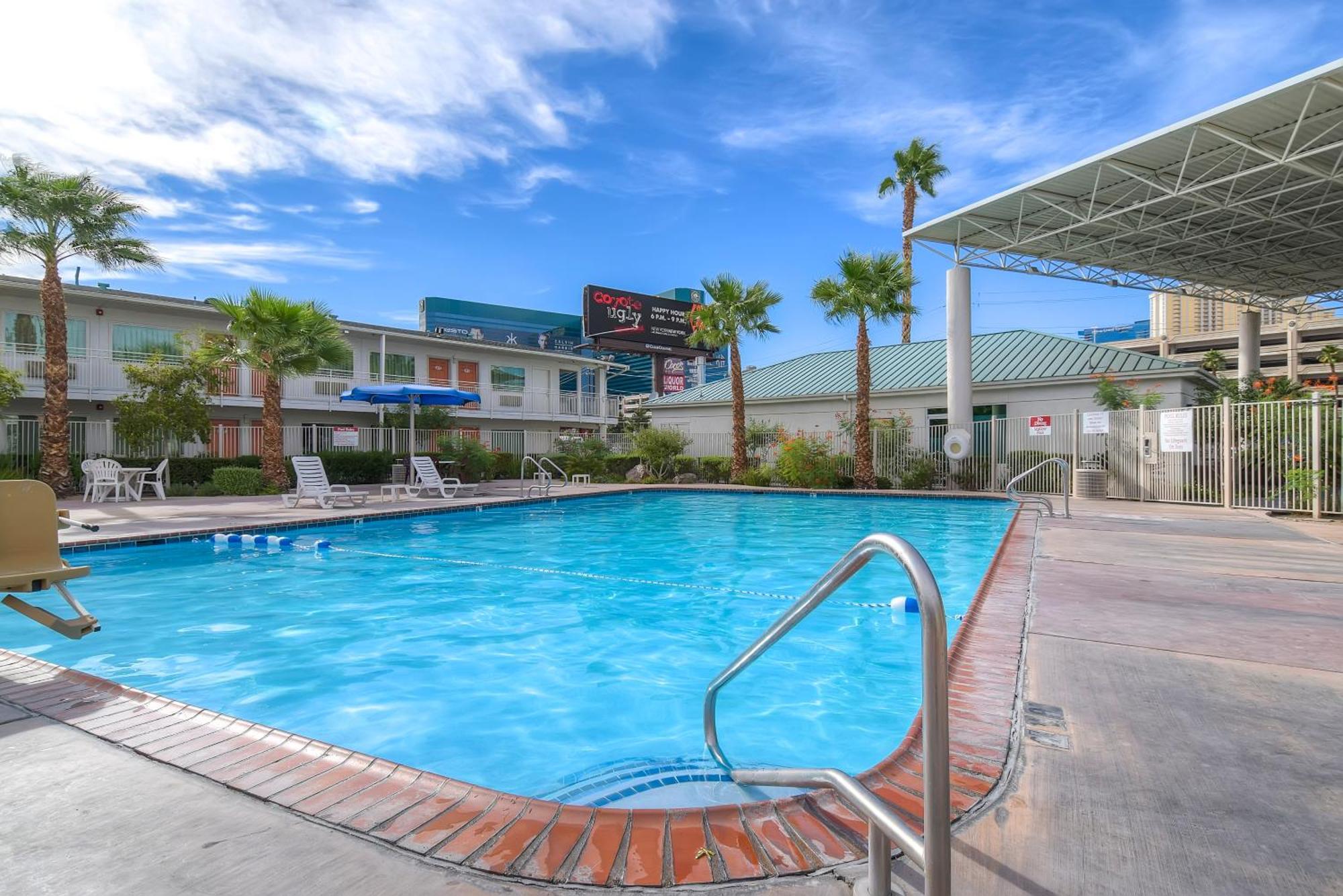 Tropicana Stays By Townhouse Hotel 2*